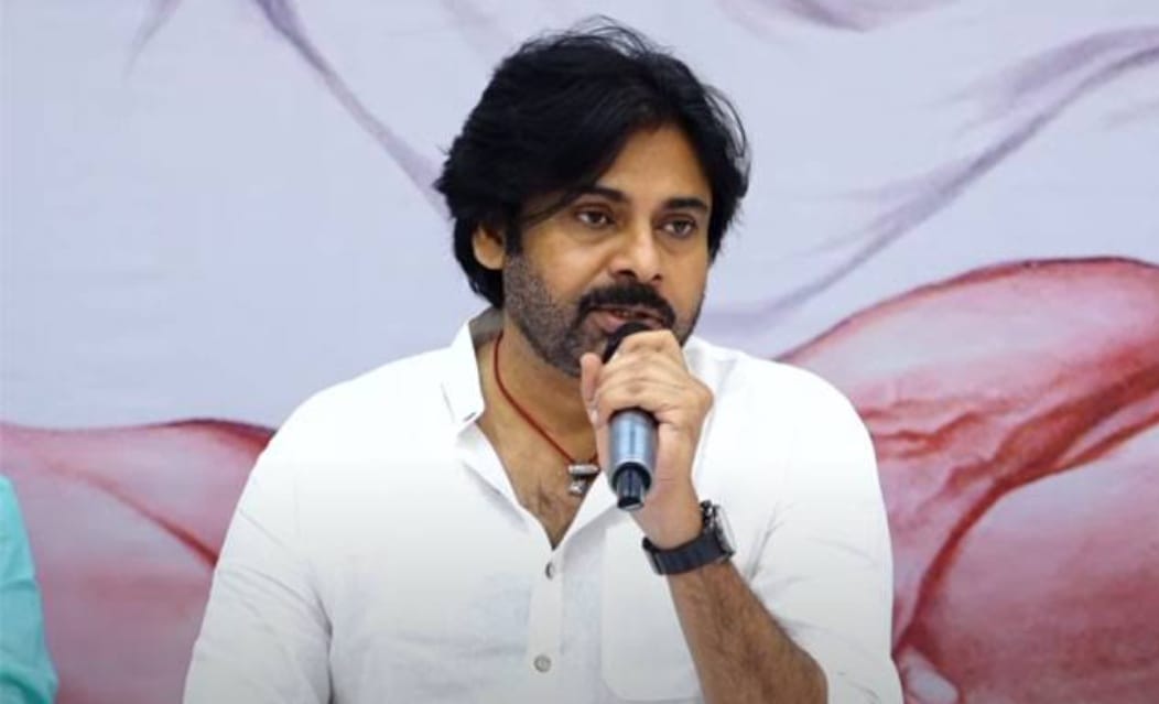 కాకినాడలో మూడో రోజు జనసేన అధినేత పవన్‌ కల్యాణ్‌ పర్యటన