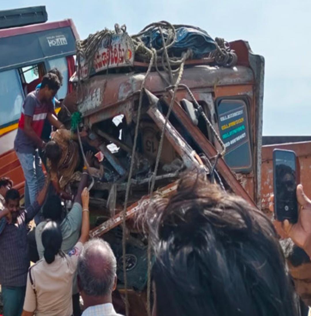 మెదక్ జిల్లాలో ఘోర రోడ్డు ప్రమాదం