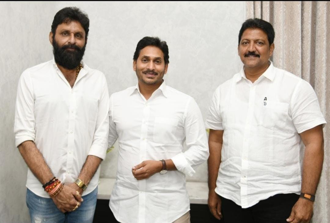 గుడివాడలో ఎవరు పోటీ చేయాలో జగనే చెబుతారు