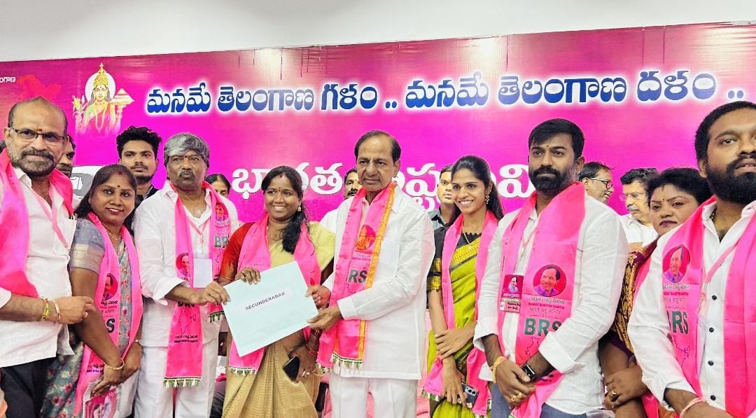 సికింద్రాబాద్ బీఆర్ఎస్ ఎంపీ అభ్యర్థిగా బీఫారం అందుకున్న పద్మారావు గౌడ్