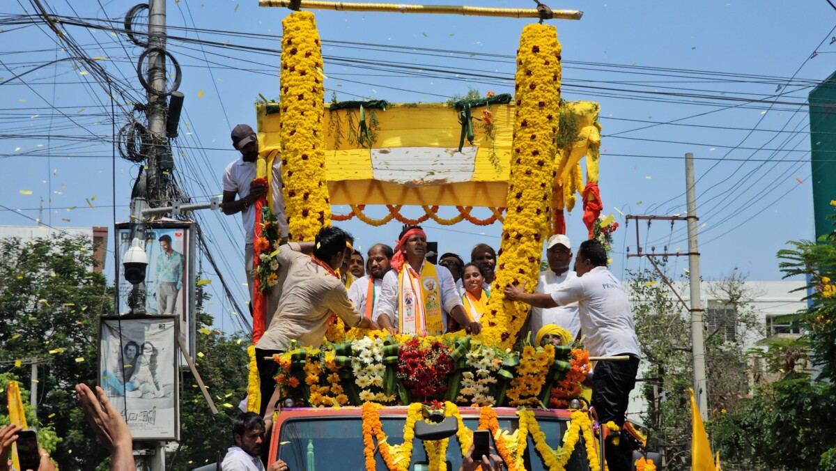 గుంటూరు ఎంపీ తెదేపా అభ్యర్థి గా పెమ్మసాని చంద్రశేఖర్ నామినేషన్ దాఖలు