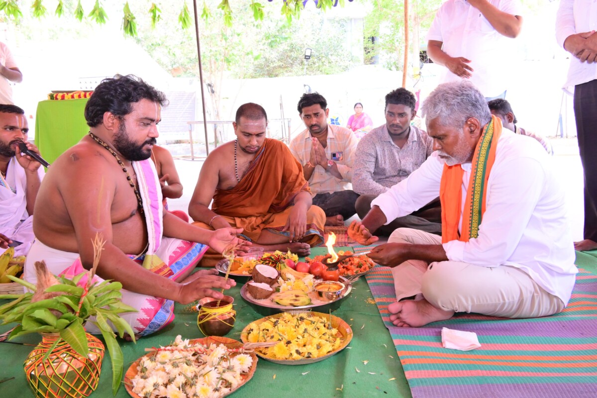 కంచికచర్ల శివాలయంలో ప్రత్యేక పూజలు నిర్వహించిన MLA డాక్టర్ మొండితోక జగన్ మోహన్ రావు