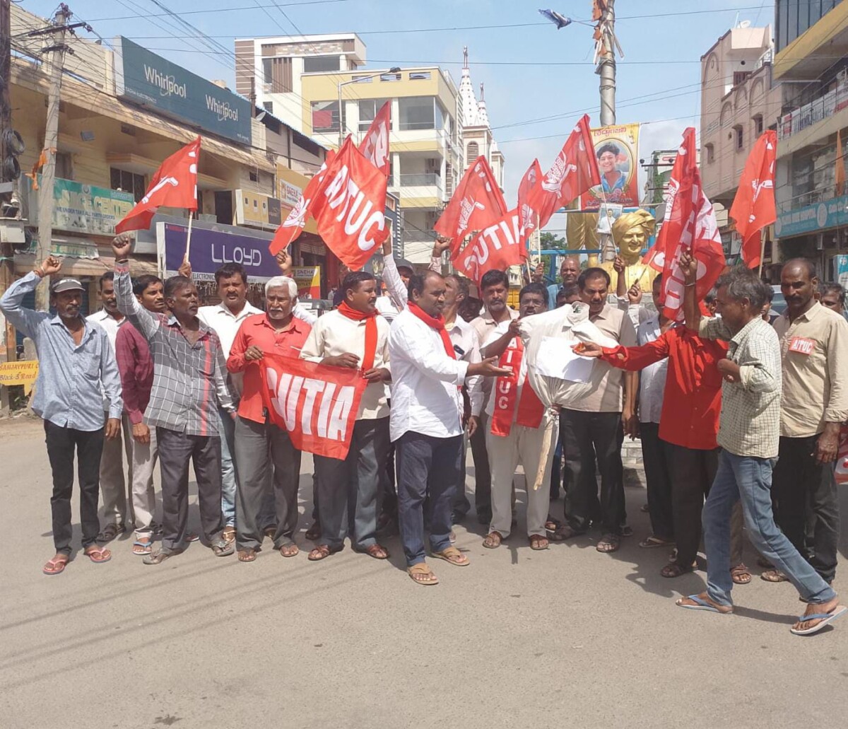 బొగ్గు గనులను సింగరేణికే కేటాయించాలి.