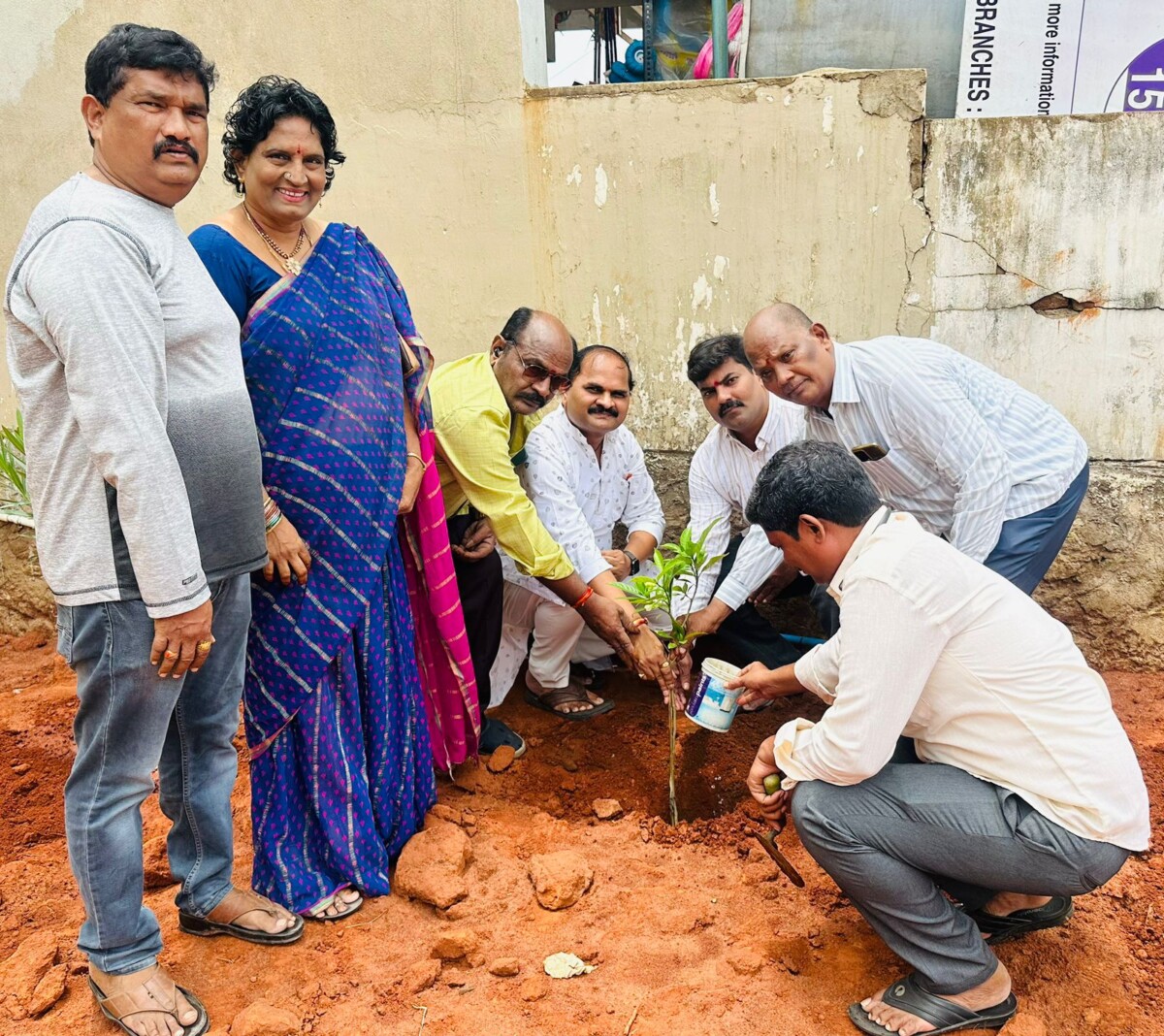 అమ్మ పేరుతో మొక్క ముగింపు కార్యక్రమంలో పాల్గొన్న కరణంరెడ్డి