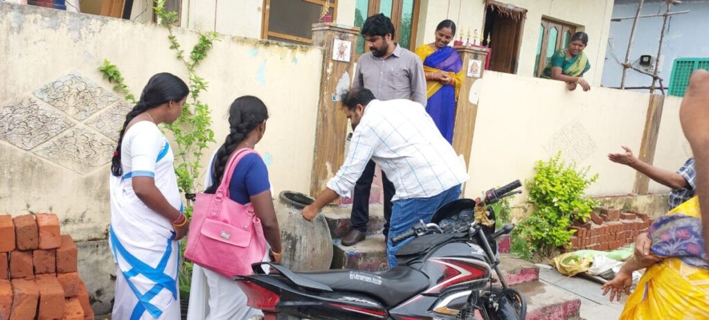 గ్రామాలల్లో పరిసరాల పరిశుభ్రత పాటించే విధంగా చర్యలు 