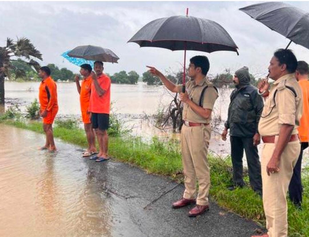 భద్రాచలం వద్ద డేంజర్: రెండో ప్రమాద హెచ్చరిక జారీ