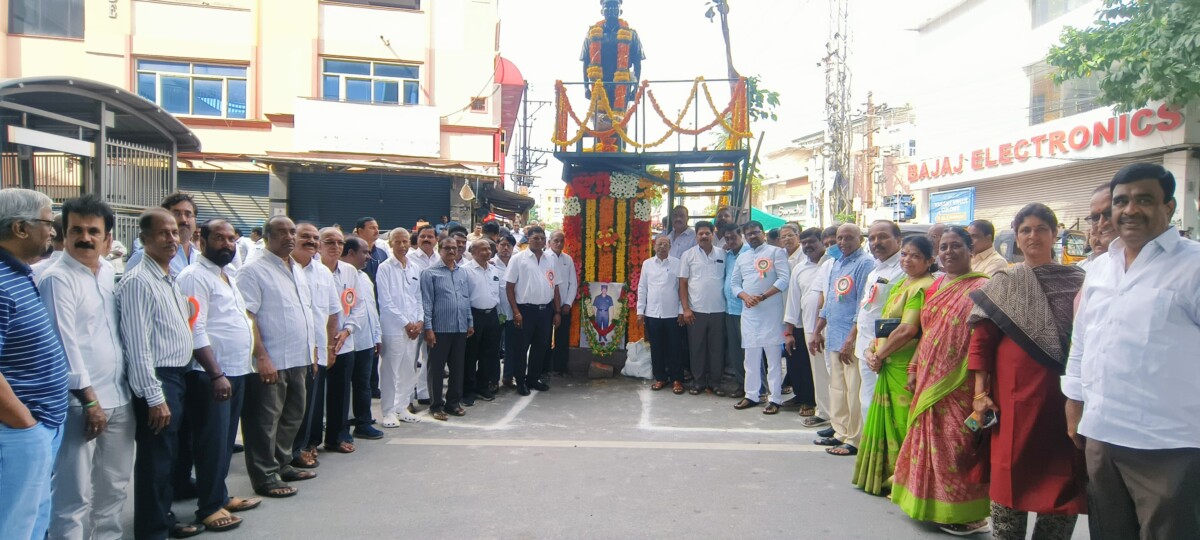 కల్నోల్ వీర రాజా రెడ్డి 22 వ వర్ధంతి నివాళులు అర్పించిన రాగిడి