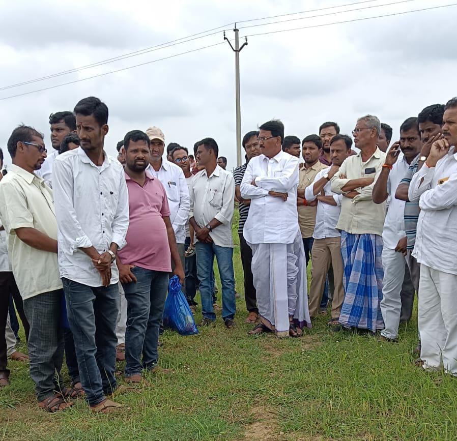 తెలంగాణ మలిదశఉద్యమ విద్యార్థి నాయకులు ఉదయ్ కిరణ్ అంతిమ యాత్రలో పాల్గొన్న.