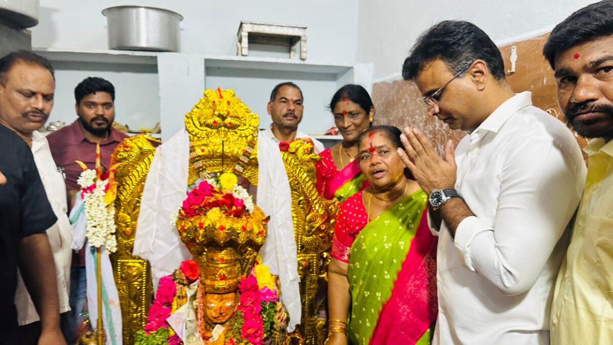 నాగదేవత కళ్యాణోత్సవంలో పాల్గొన్న ఎమ్మెల్యే కె.పి.వివేకానంద్  ..