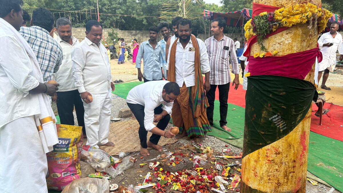 శ్రీ నడిగడ్డ నాగుల ఎల్లమ్మ నూతన విగ్రహ ఆలయ ధ్వజస్తంభ ప్రతిష్ట