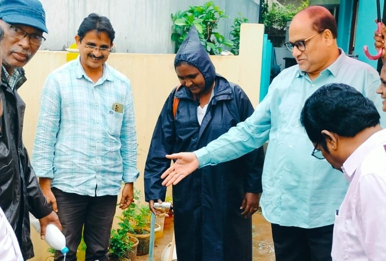 పరిశరాలను పరిశుభ్రంగా ఉంచుకోవాలి