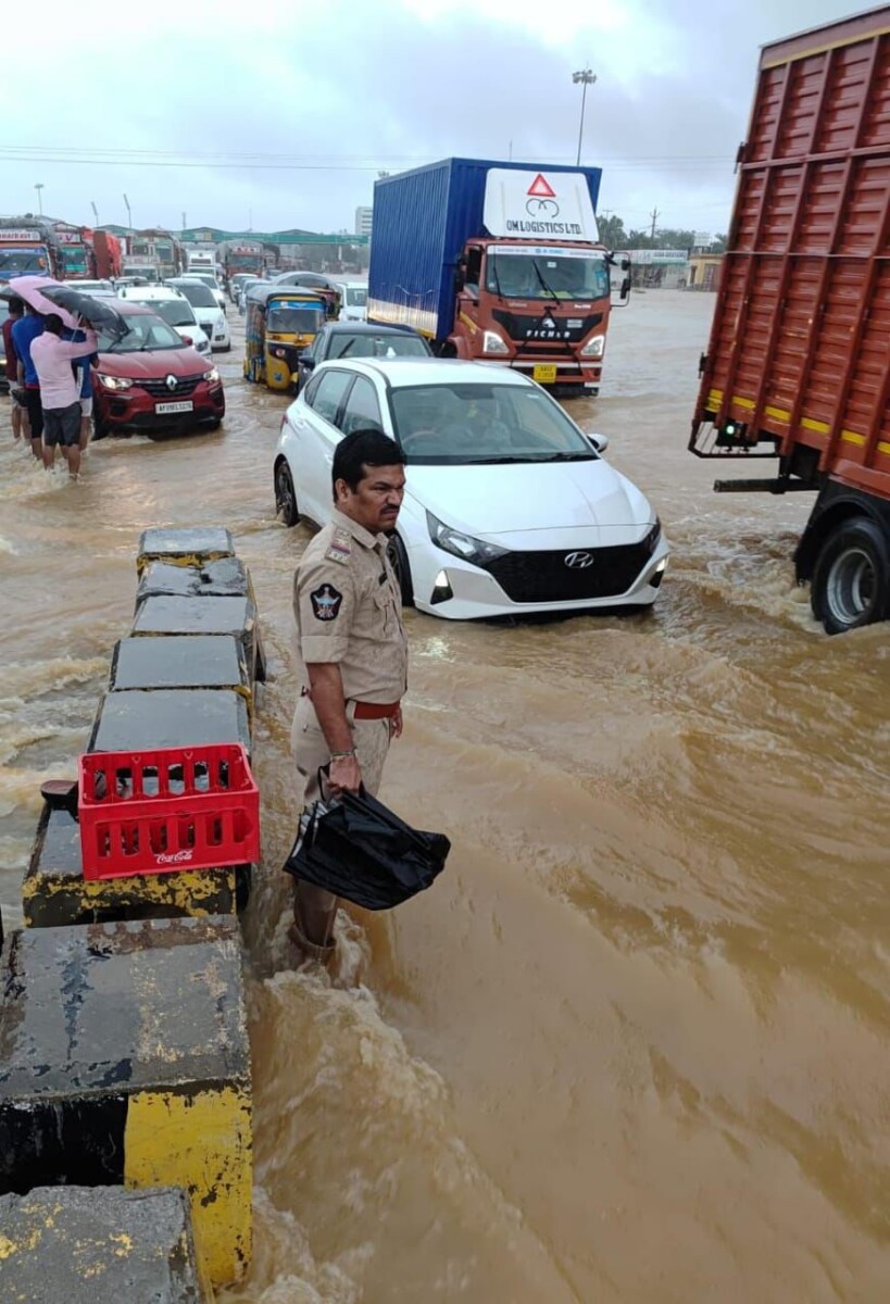 సెల్యూట్ మంగళగిరి రూరల్ ఎస్ఐ వెంకట్