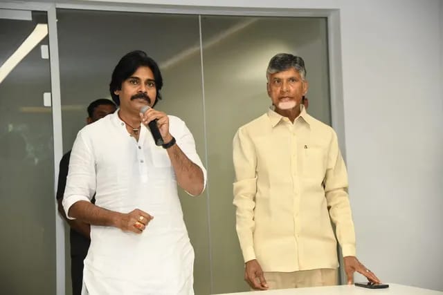 వినాయక చవితి శుభాకాంక్షలు తెలిపిన సీఎం చంద్రబాబు, పవన్