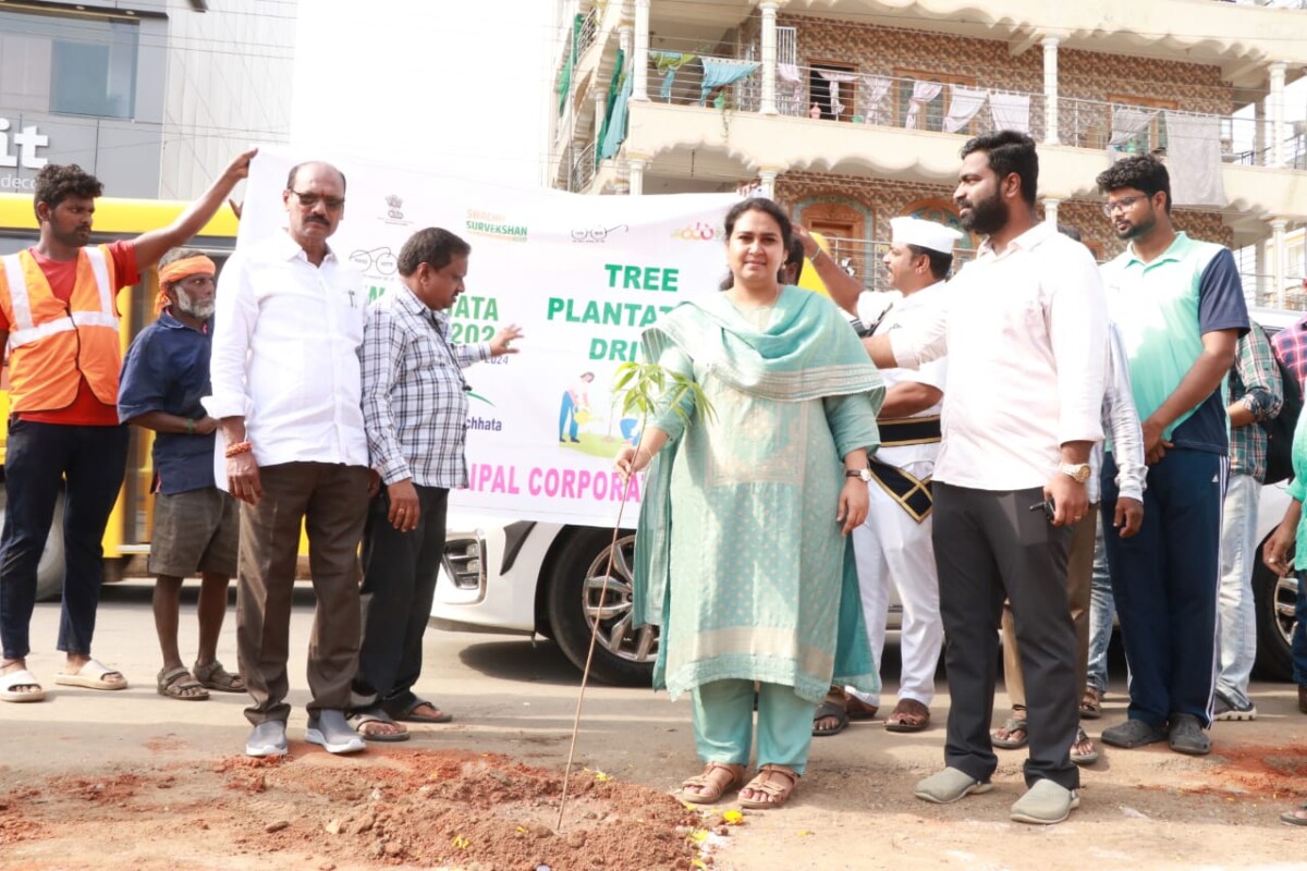 మొక్కల సంరక్షణతోనే మానవ మనుగడకమిషనర్ ఎన్.మౌర్య