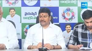 విజయవాడలోని పలు కాలనీలు, ఇళ్లు నీట మునిగిపోయాయి