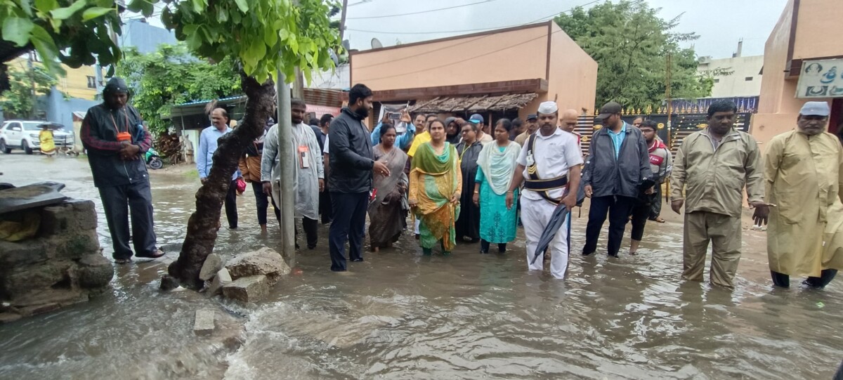 వర్షపు నీరు నిలవకుండా సజావుగా వెళ్లేలా అన్ని చర్యలు చేపడుతున్నాం.