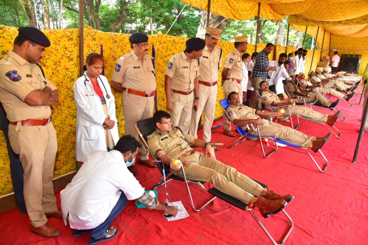 కరీంనగర్ పోలీస్ కమీషనరేట్ లో ఘనంగా పోలీస్ అమరవీరుల వారోత్సవాలు.