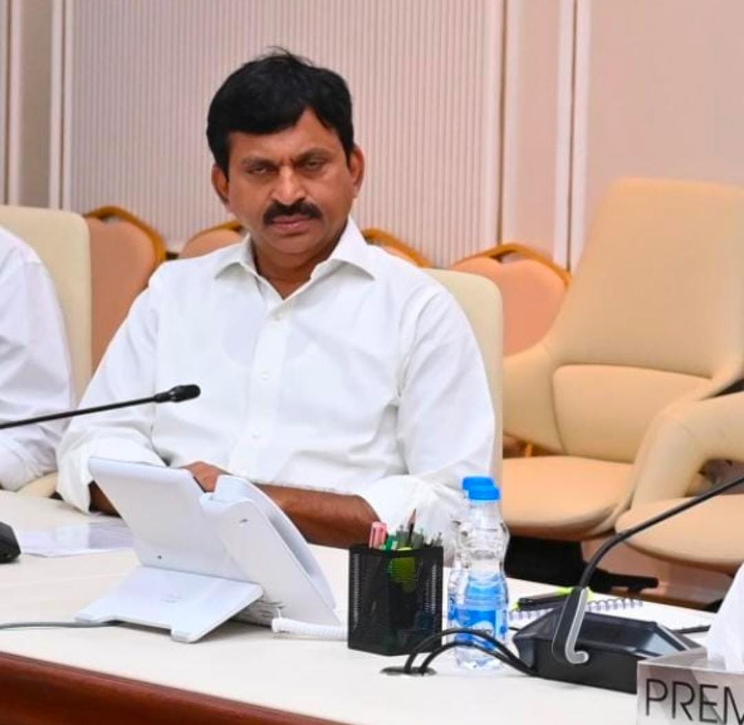 వీఆర్వోలను తిరిగి విధుల్లోకి తీసుకున్నందుకు కసరత్తు