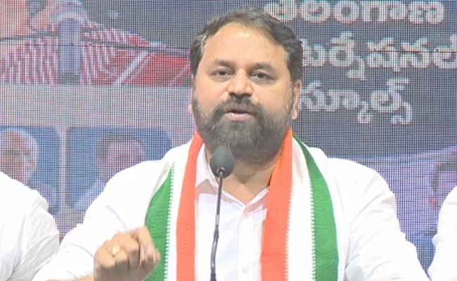 కేసీఆర్ పూర్తి చంద్రముఖిలా మారిపోయాడు