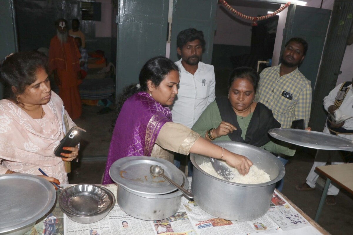 రాత్రి బస కేంద్రాన్ని పరిశీలించిన కమిషనర్ ఎన్.మౌర్య