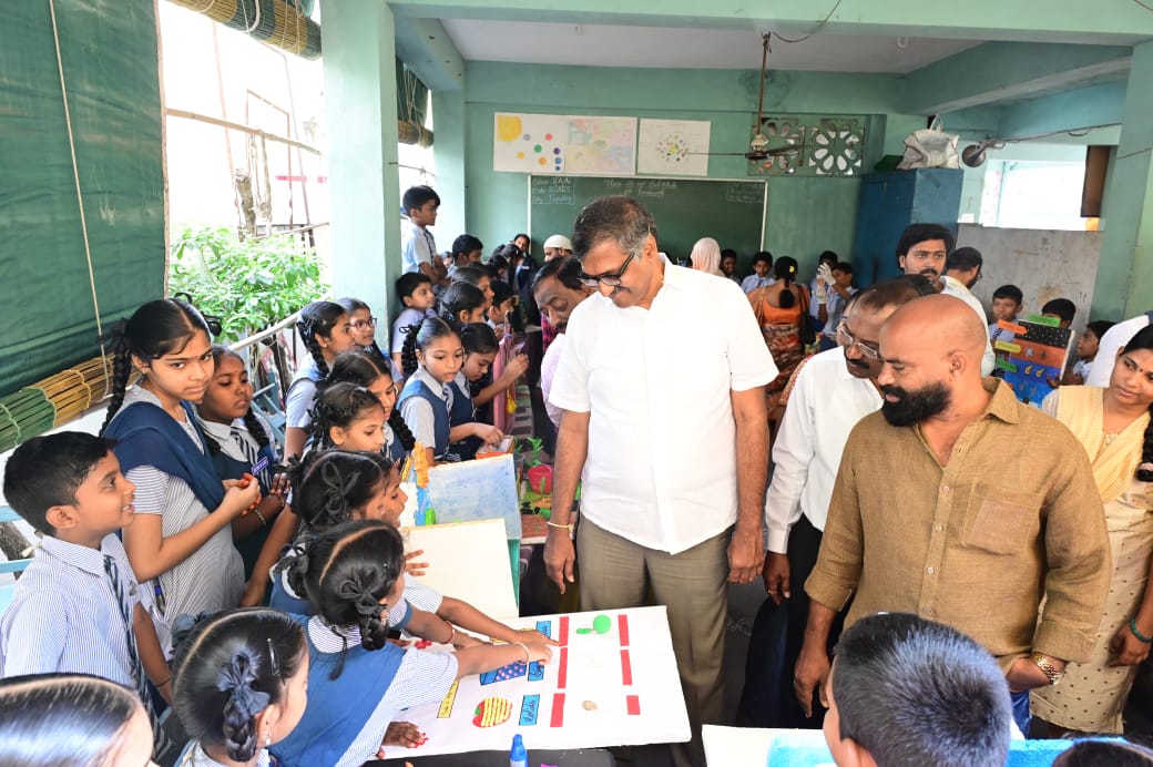 ఆకట్టుకున్న విద్యా వైజ్ఞానిక ప్రదర్శనలు