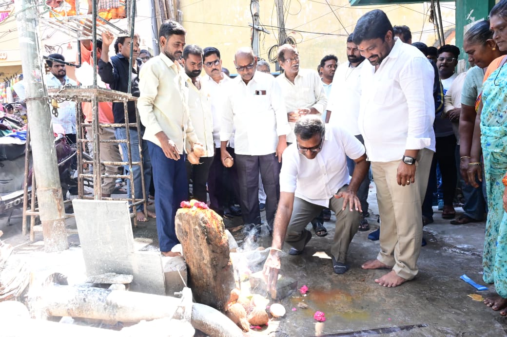 అభివృధ్ధి పనులకు శంకుస్థాపన