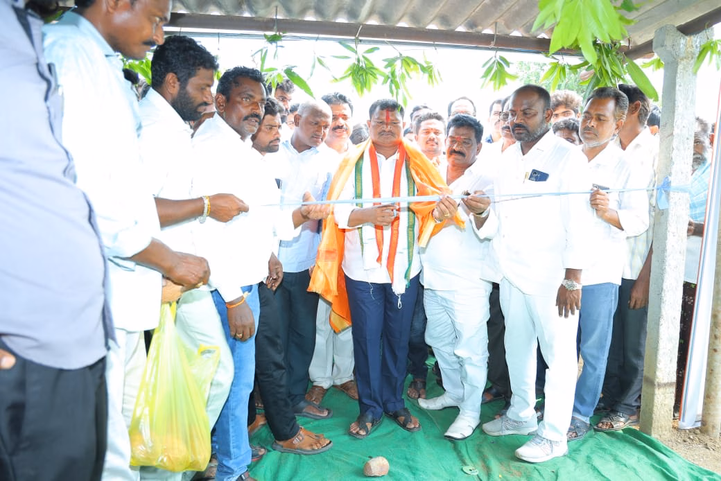 రావికం పాడు గ్రామంలో నూతనంగా ప్రారంభించిన పార్టీ కార్యాలయం