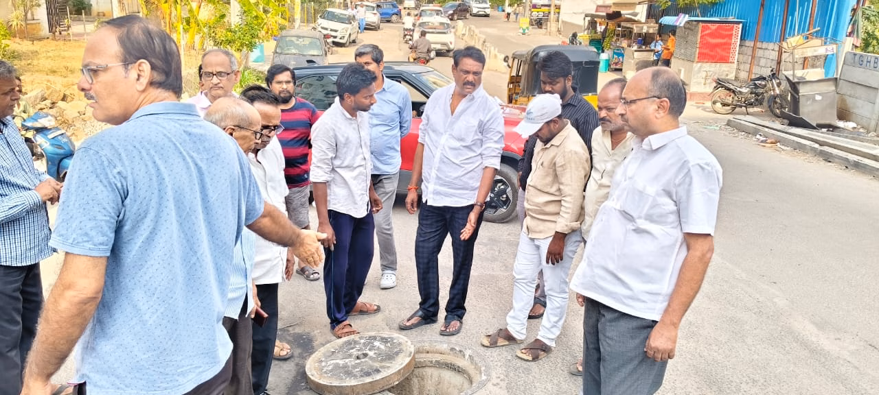 హైదర్ నగర్ డివిజన్ పరిధిలోని సమత నగర్ కాలనీ మూడవ లైన్ వద్ద మంజీర