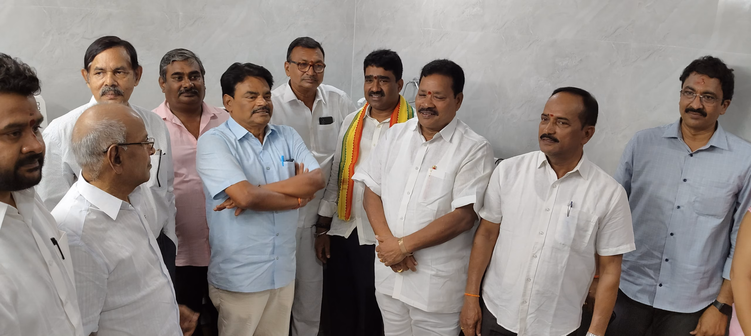 మెరుగైన వైద్య సదుపాయాలు అందించాలి.