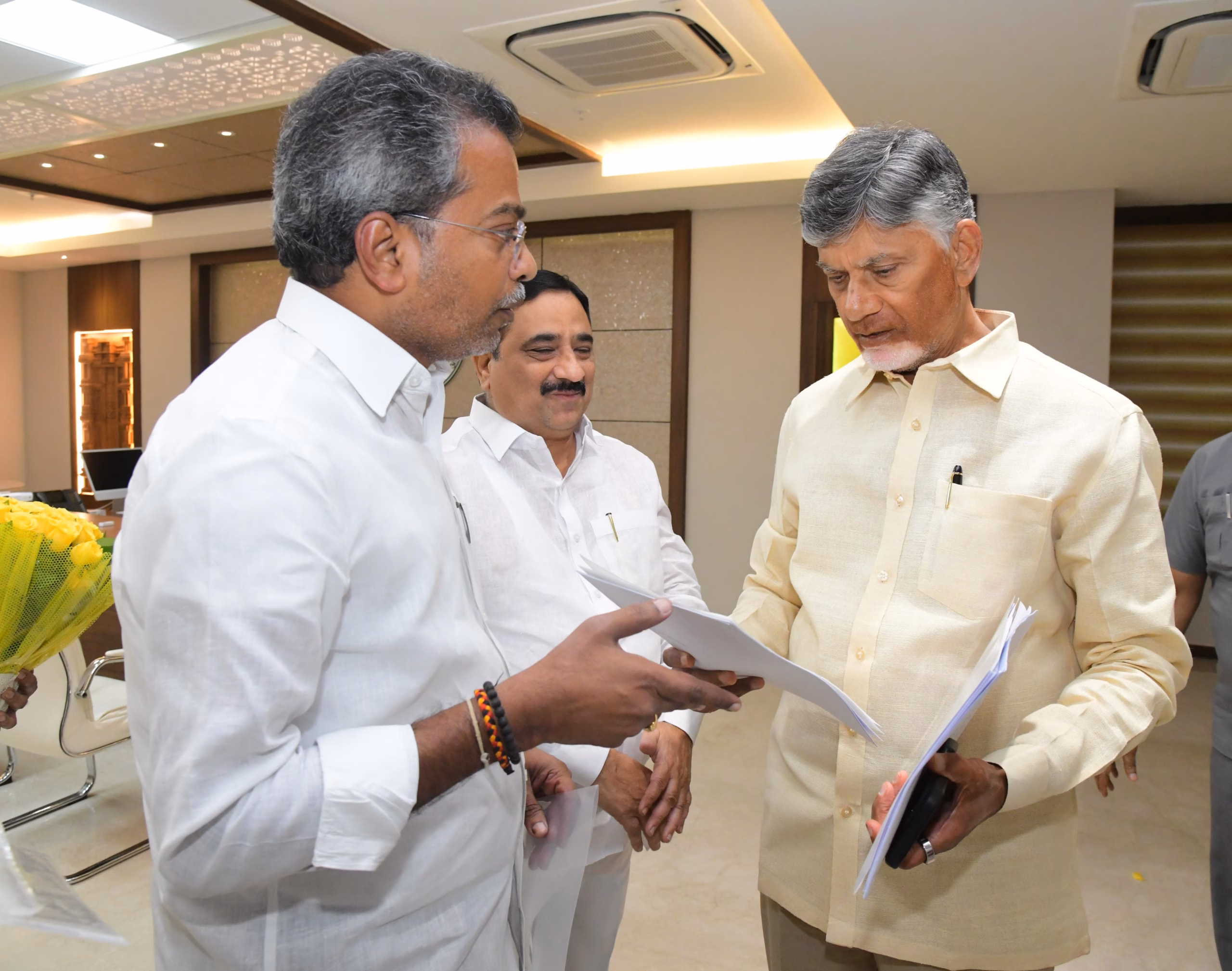 బుడమేరు సమగ్రాభివృద్ధికి పరిపూర్ణంగా నిధులు కేటాయించాలి.