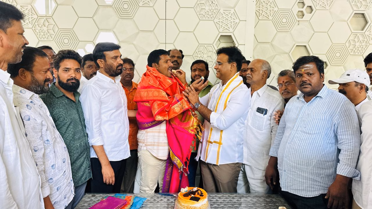 తమ పుట్టిన రోజు సందర్భంగా బిఆర్ఎస్ పార్టీ విప్