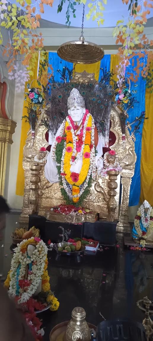 షిర్డీసాయి నాధుని నామ స్మరణ తో మారుమ్రోగిన నాదేండ్ల
