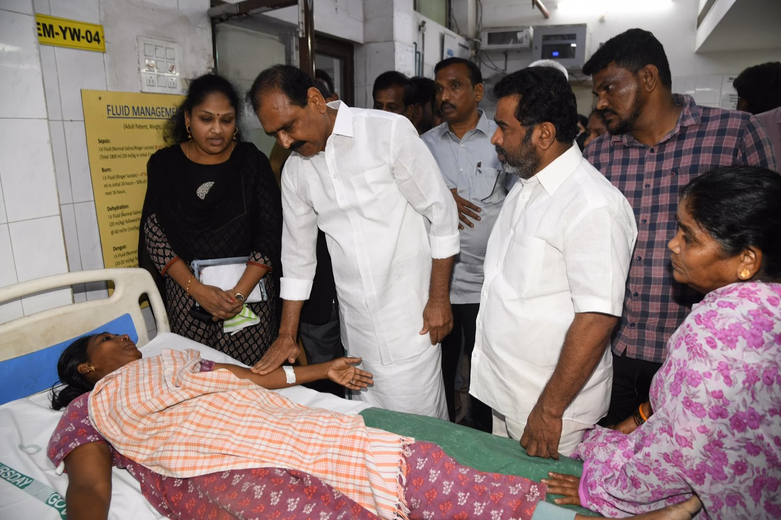 కార్పొరేటర్ కు మాజీ ఎమ్మెల్యే భూమన పరామర్శ