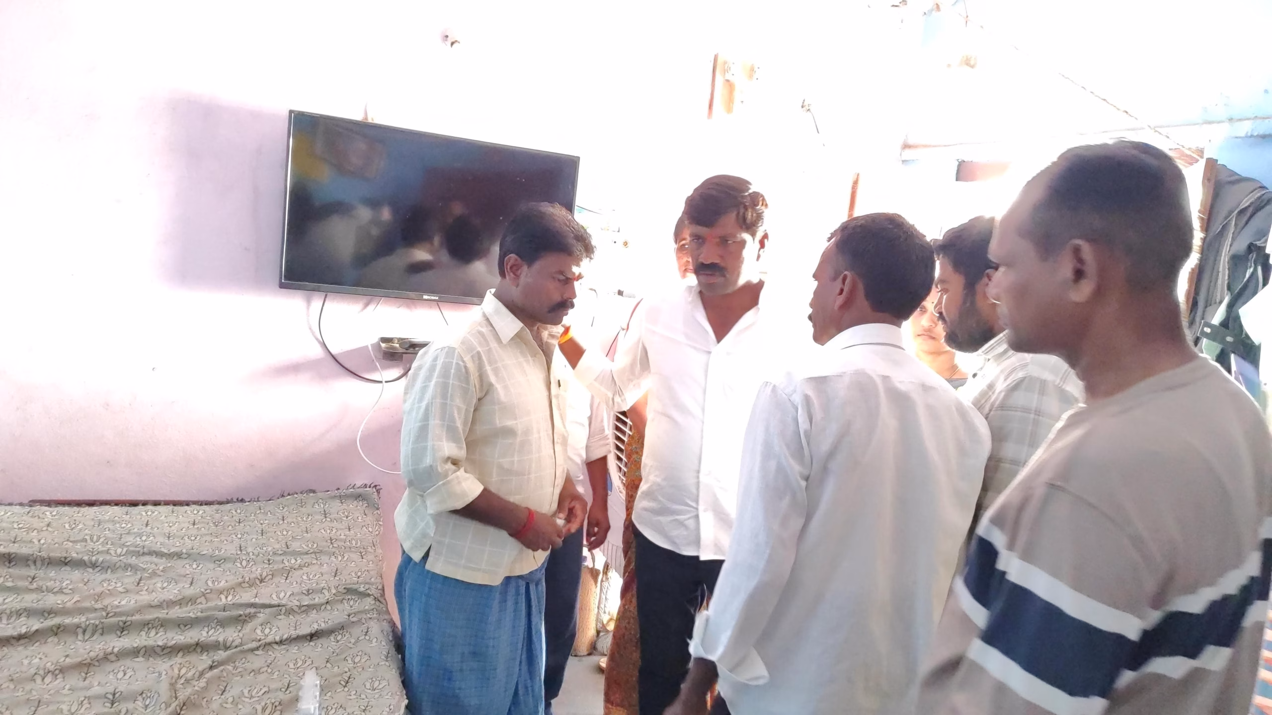 పలువురి కుటుంబ సభ్యులను పరామర్శించిన.,