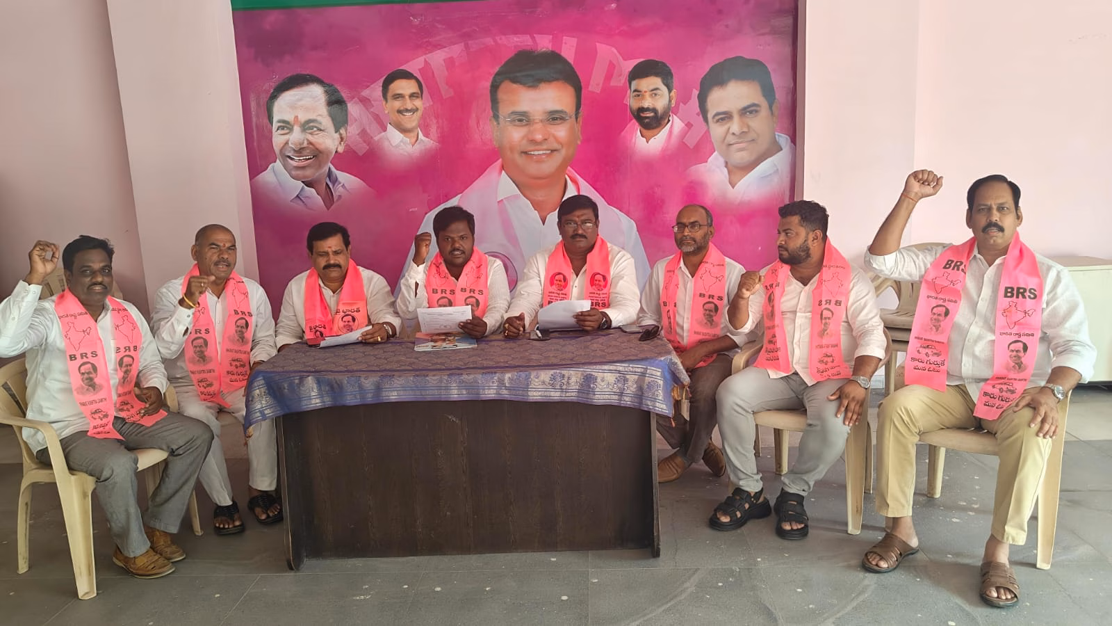 హన్మంత్ రెడ్డి నువ్వు ముందు నిద్రమత్తు వీడి ప్రజా జీవితంలోకి రా