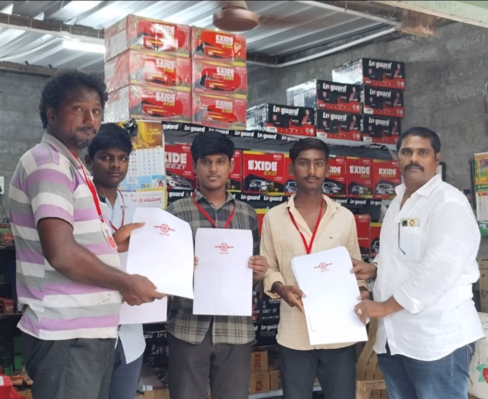 జనసేన క్రియాశీలక సభ్యత ఐడి కార్డ్స్ పంపిణీ