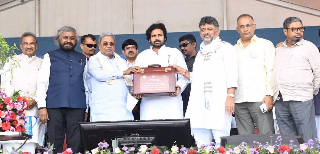 ఆంధ్రప్రదేశ్ రాష్ట్రానికి నాలుగు కుంకీ ఏనుగులు అప్పగించిన కర్ణాటక