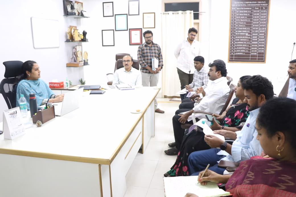 రాజకీయ పార్టీల ప్రతినిధులతో సమావేశం