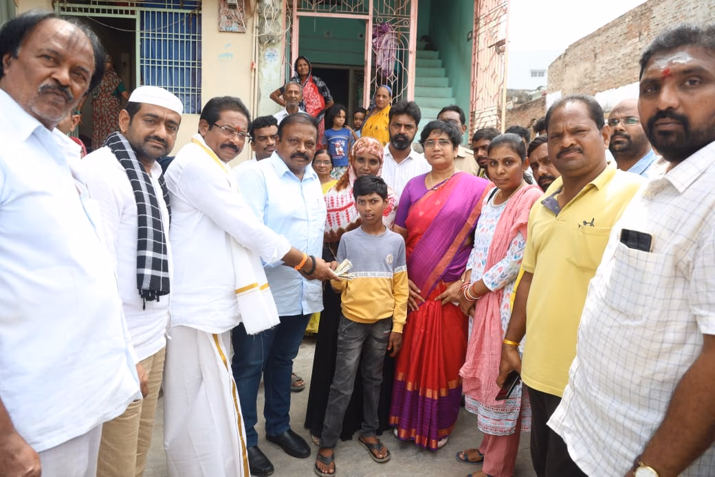 ఎన్టీఆర్ భరోసా పెన్షన్ పంపిణీ కార్యక్రమంలో పాల్గొన్న ప్రభుత్వ చీఫ్ విప్ జీవి