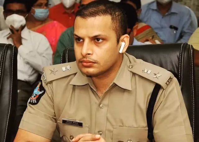 ఐపీఎస్ సిద్ధార్థ కౌశల్ రాజీనామాకు కేంద్రం ఆమోదం